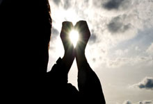 “石榴籽 阳光巴郎”新疆希望小学足球季启幕.